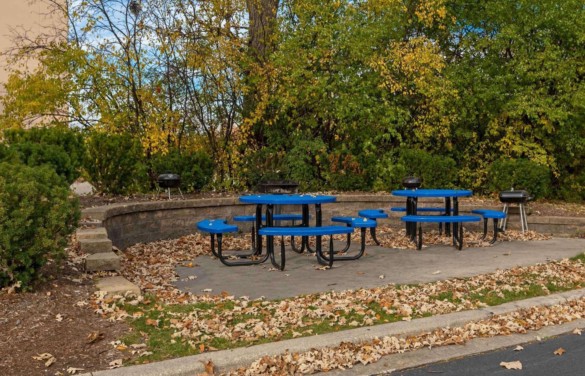 Extended Stay America Select Suites - Milwaukee - Waukesha Ngoại thất bức ảnh