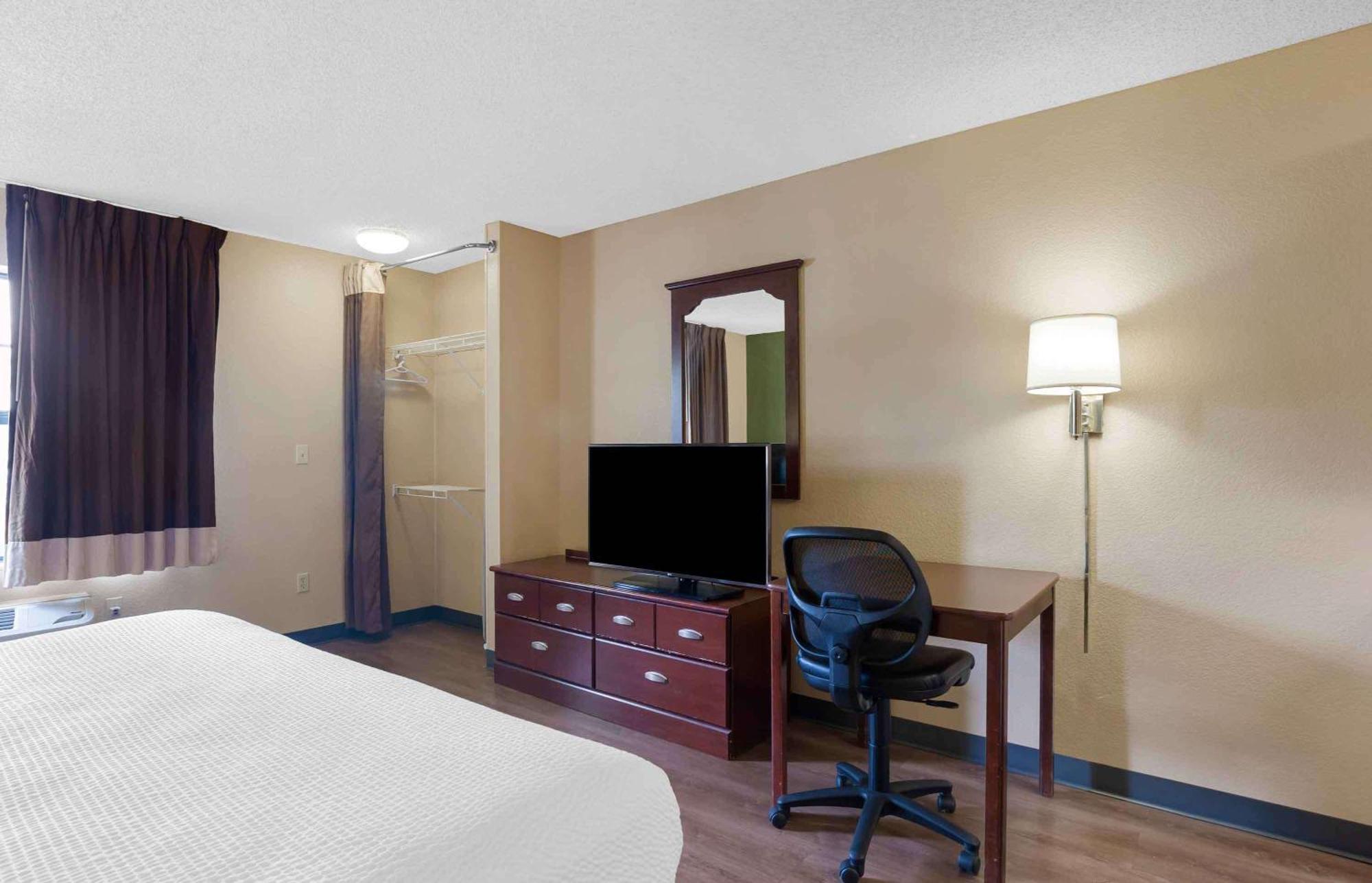 Extended Stay America Select Suites - Milwaukee - Waukesha Ngoại thất bức ảnh