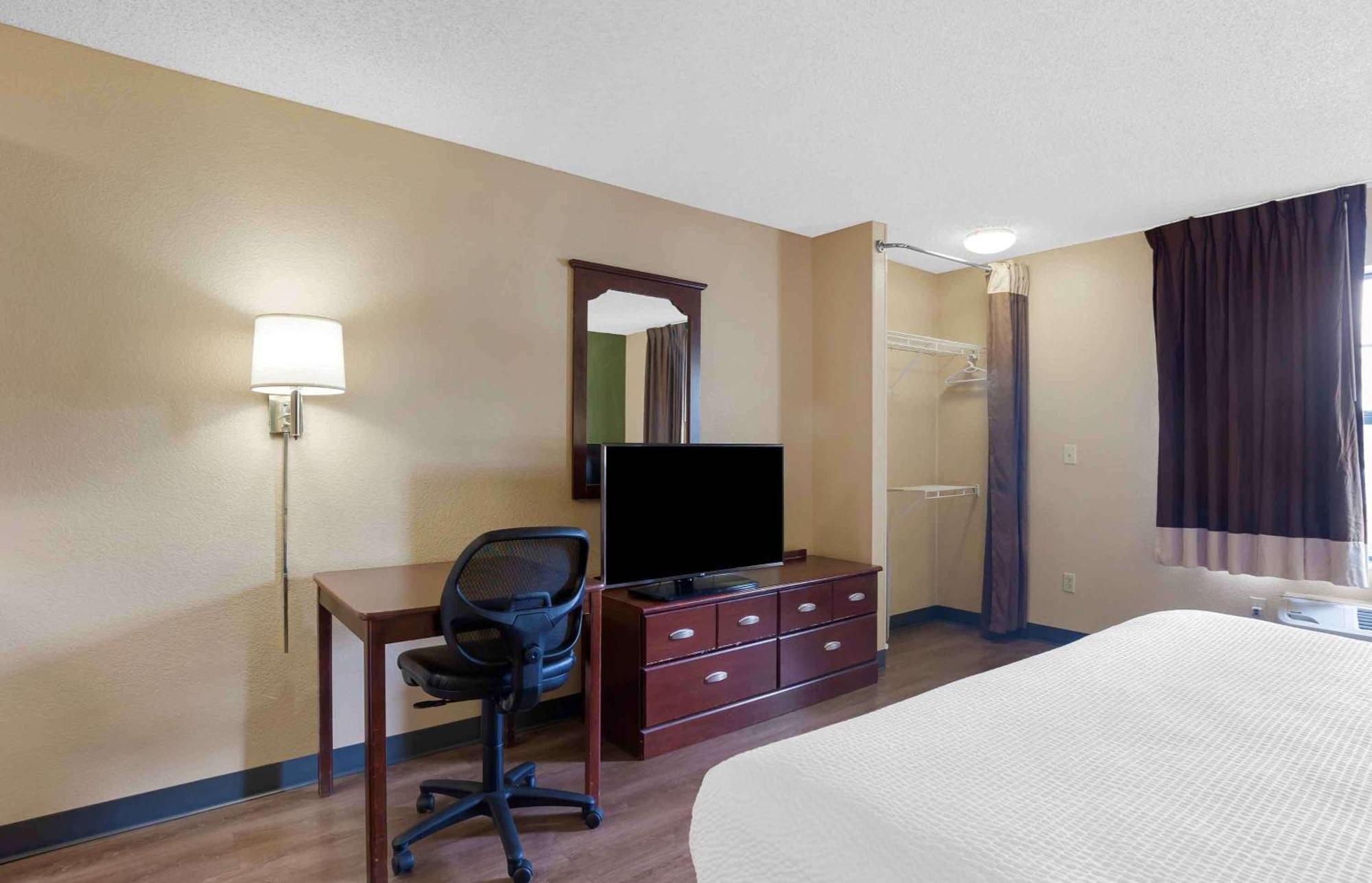 Extended Stay America Select Suites - Milwaukee - Waukesha Ngoại thất bức ảnh