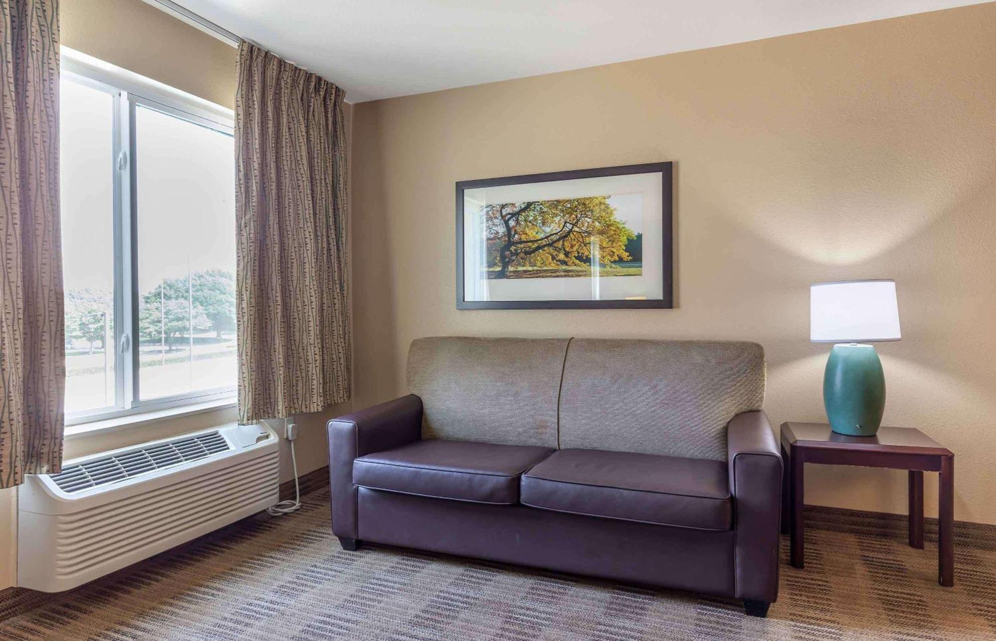 Extended Stay America Select Suites - Milwaukee - Waukesha Ngoại thất bức ảnh