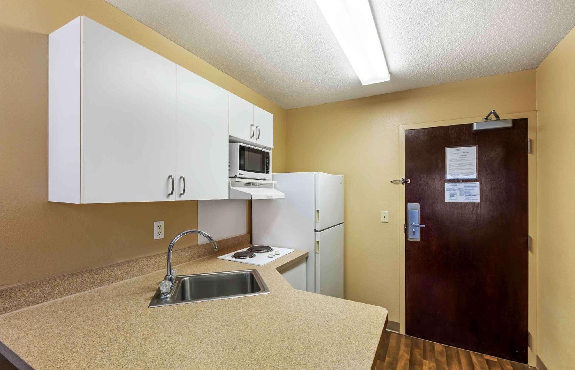 Extended Stay America Select Suites - Milwaukee - Waukesha Ngoại thất bức ảnh