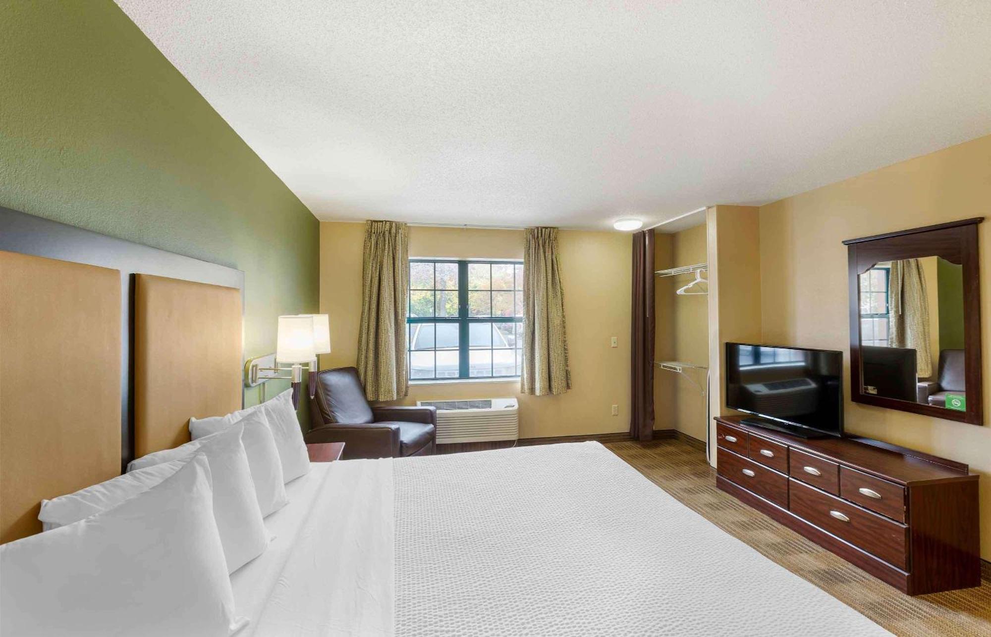 Extended Stay America Select Suites - Milwaukee - Waukesha Ngoại thất bức ảnh