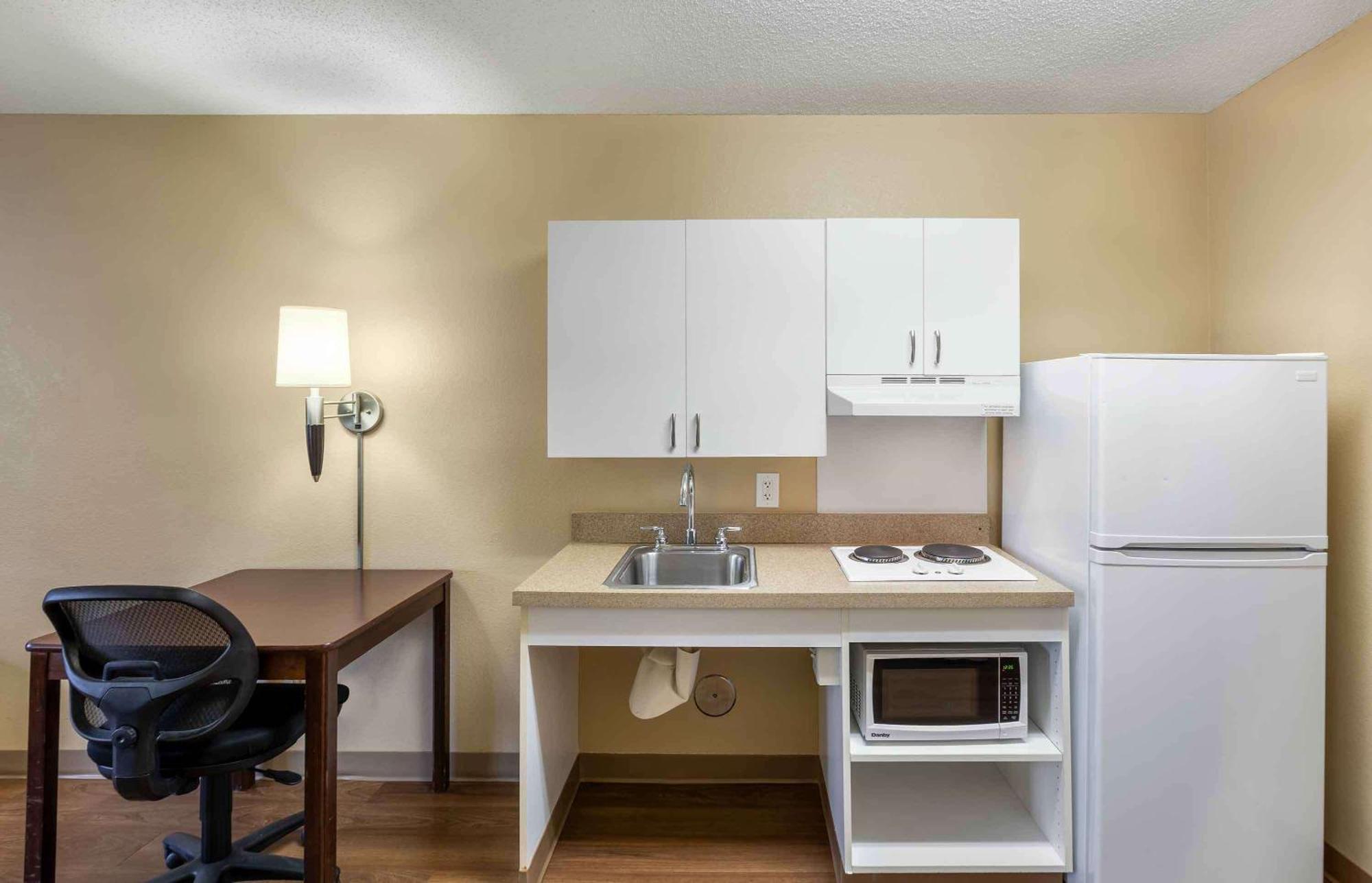 Extended Stay America Select Suites - Milwaukee - Waukesha Ngoại thất bức ảnh