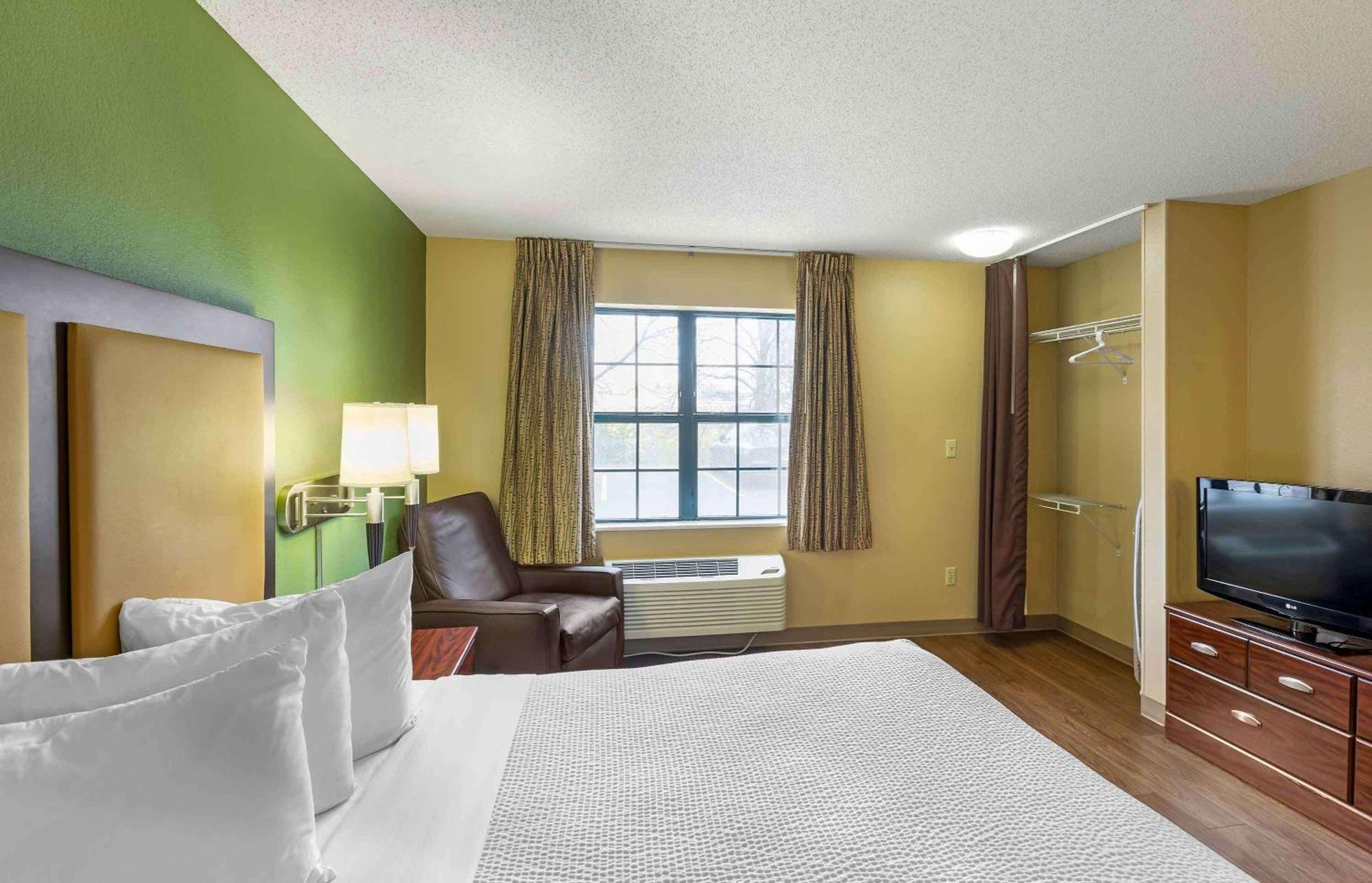 Extended Stay America Select Suites - Milwaukee - Waukesha Ngoại thất bức ảnh