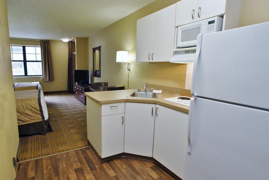 Extended Stay America Select Suites - Milwaukee - Waukesha Ngoại thất bức ảnh