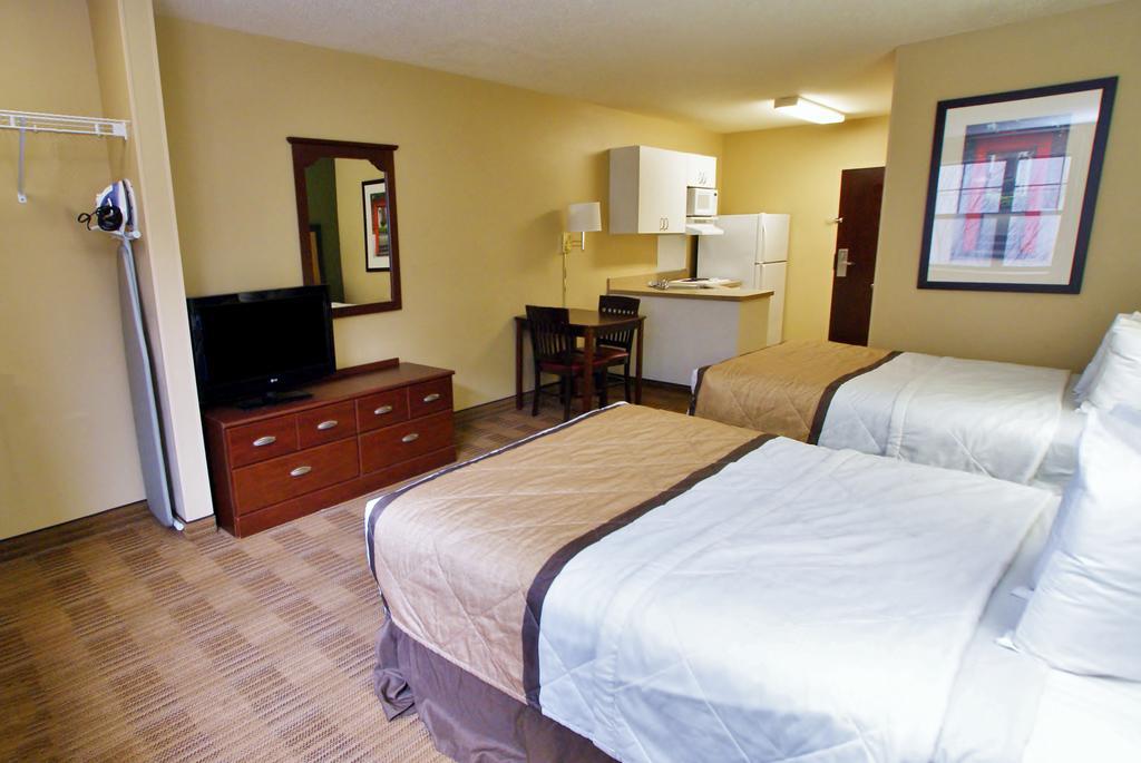 Extended Stay America Select Suites - Milwaukee - Waukesha Ngoại thất bức ảnh