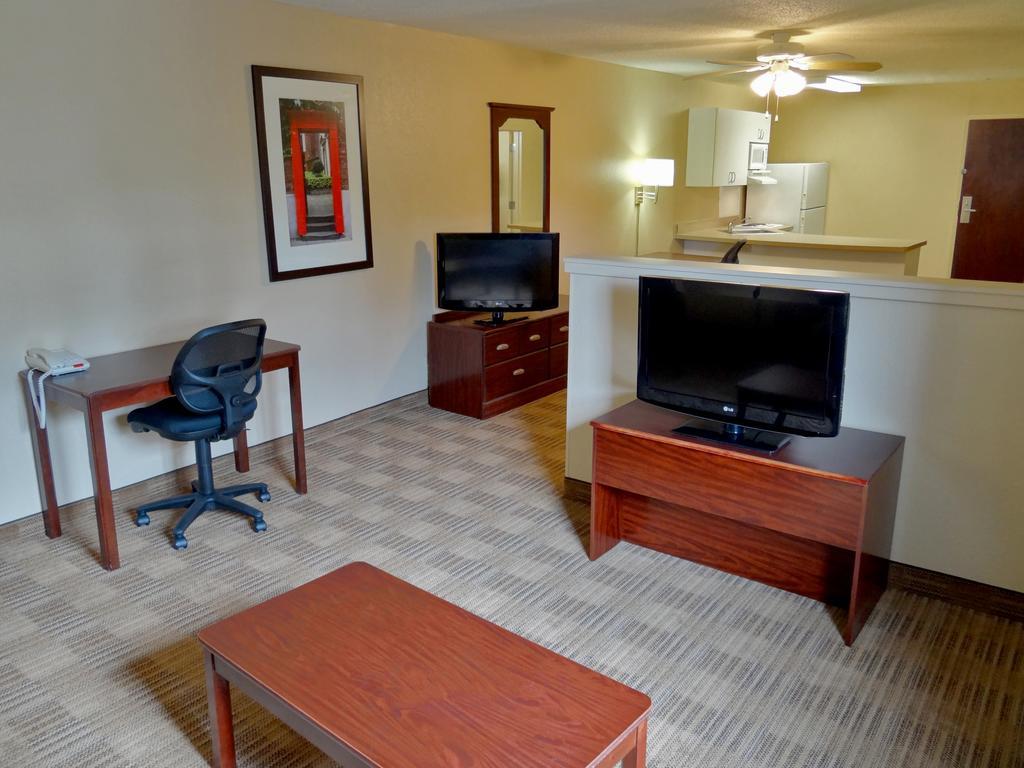 Extended Stay America Select Suites - Milwaukee - Waukesha Ngoại thất bức ảnh